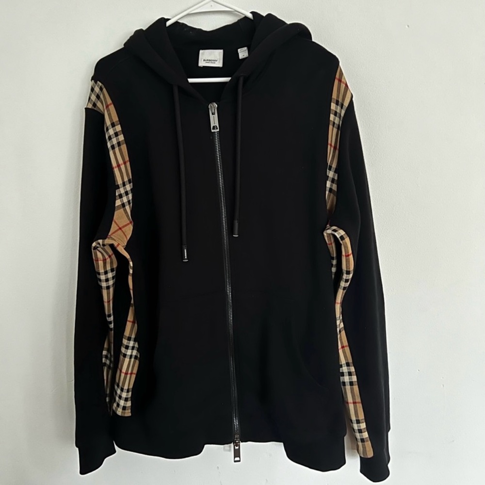 Men's Burberry VINTAGE CHECK Hoodie - Black/Beige
SIZE M
